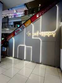 A popular Taichung eatery serving generous, meat-heavy donburi bowls with simple but tasty side dish