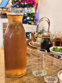 七十年代風裝修火鍋店，抵食二人套餐