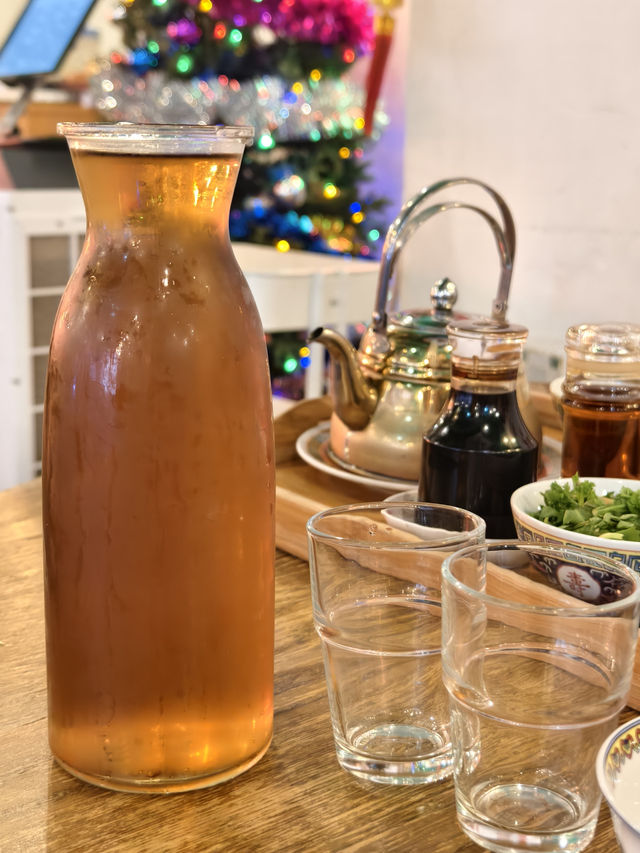 七十年代風裝修火鍋店，抵食二人套餐