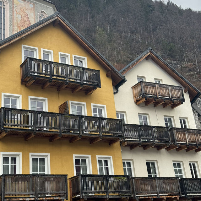 🏔️ HALLSTATT — AUSTRIA’S SNOWY FAIRYTALE VILLAGE ❄️🇦🇹