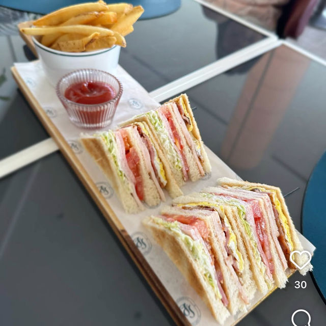 Staycation Goals: The Regent Hong Kong—Harbour Views & Quiet Luxe Vibes 🌊✨