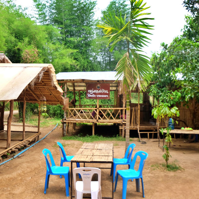 ท่องเที่ยวชมวิถีชุมชนชาวกระเหรี่ยง@หมู่บ้านบางกลอย ท่องเที่ยวชมวิถีชุมชนชาวกระเหรี่ยง@หมู่บ้านบางกลอย