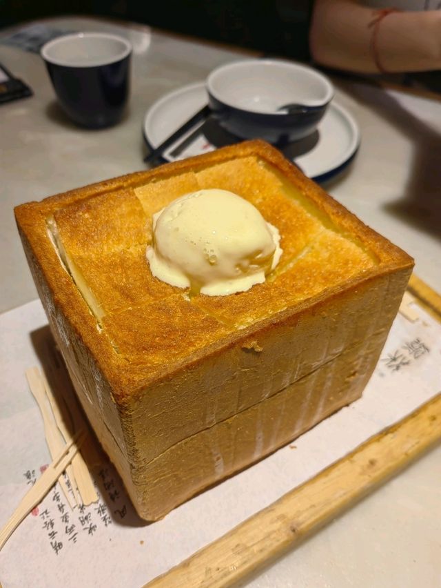 Exploring Hangzhou Cuisine at Green Tea Restaurant Exploring Hangzhou Cuisine at Green Tea Restaurant