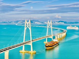 The Ultimate Hack for Travelling Between Hong Kong-Zhuhai-Macau: The HZMB Golden Bus Experience 🚍🌉