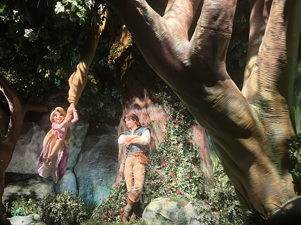 ディズニーシー・アトラクション - ラプンツェルのランタン