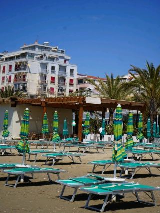 🌴 Verona Beach ฟีลเหมือนนอนชิลที่ Miami Beach 🇦🇱