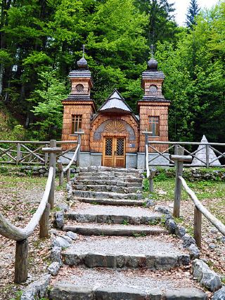 The Russian Chapel: A Must-See Gem on Vršič Pass 🇸🇮✨