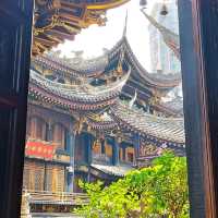 Luohan Arhat Temple in Chongqing 