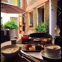 Waterside hotels Italy 