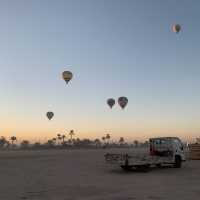 Ballon ride over the valley of the kings 