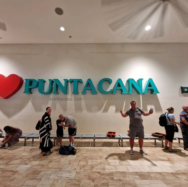 ✈️🌴 Exploring Punta Cana Airport's Tropical Charm!