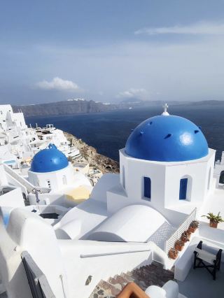 Group trip to Santorini 🇬🇷
