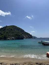 Stunning views in a lush costal island!🌊