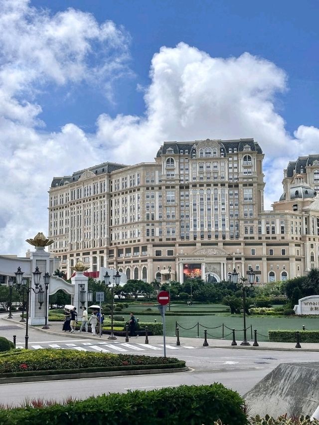 Grand Lisboa Palace – Macau’s Epitome of Luxe Splendor
