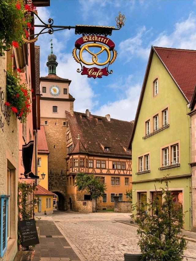🏰🌸 “Time-Travel in Timber: Rothenburg’s Fairytale Streets” 🇩🇪