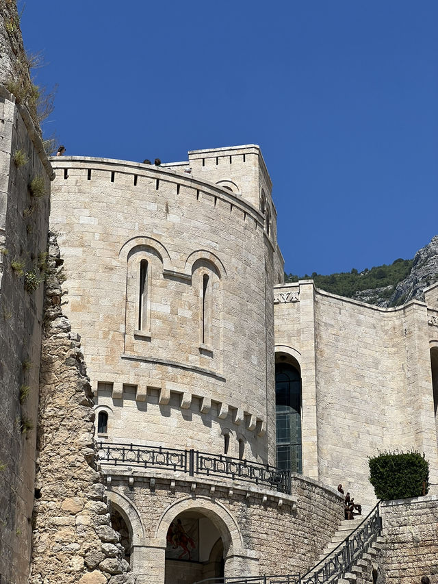 🇦🇱 阿爾巴尼亞斯坎德培博物館（Skanderbeg Museum） ⚔️