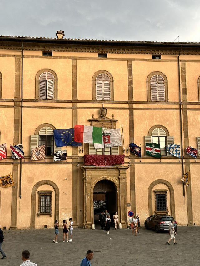 Siena’s Cathedral Quarter: A Medieval Wonderland Awaits!