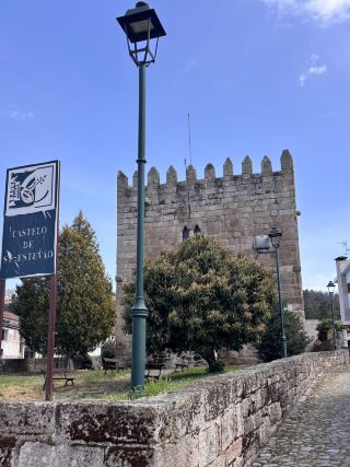 ทิวทัศน์ฤดูใบไม้ผลิแบบพาโนรามาจากป้อมปราการ 🔭🌿