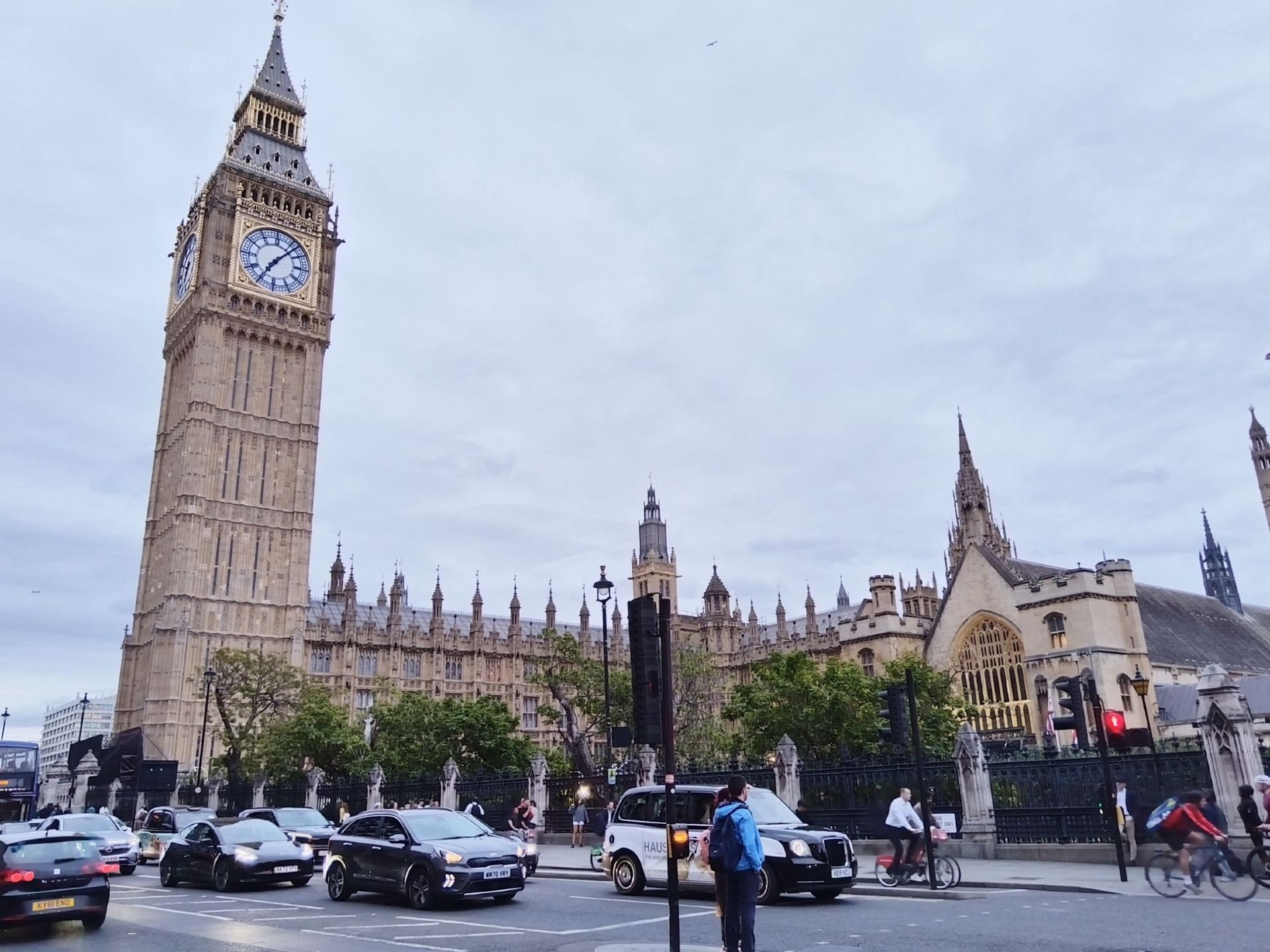 🇬🇧 อยากชมสถานที่ท่องเที่ยวที่ดีที่สุดของลอนดอนโดยไม่ต้องเสียเวลาเดินทางใช่ไหม?