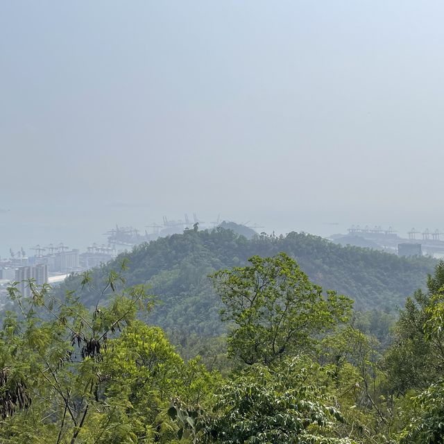 A hike with stunning views of Shenzhen 