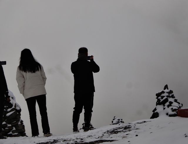 冬日之雪，讓玉科疑似潑墨山水中