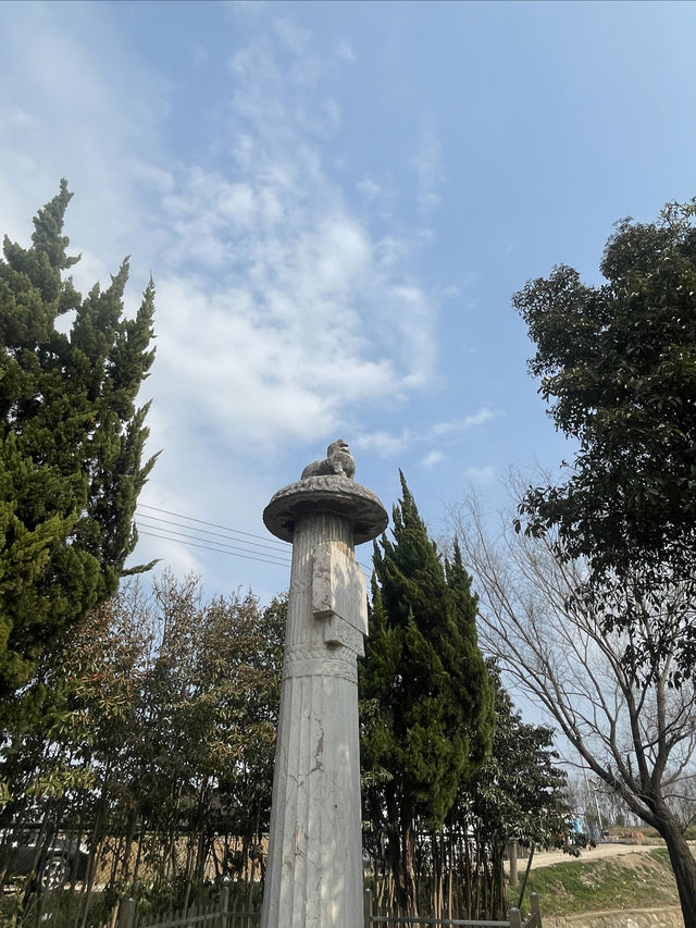 煙雨六朝——隱於村落的南朝石刻群