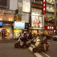 臺北必去景點西門町在人潮洶湧中看臺北街頭繁華
