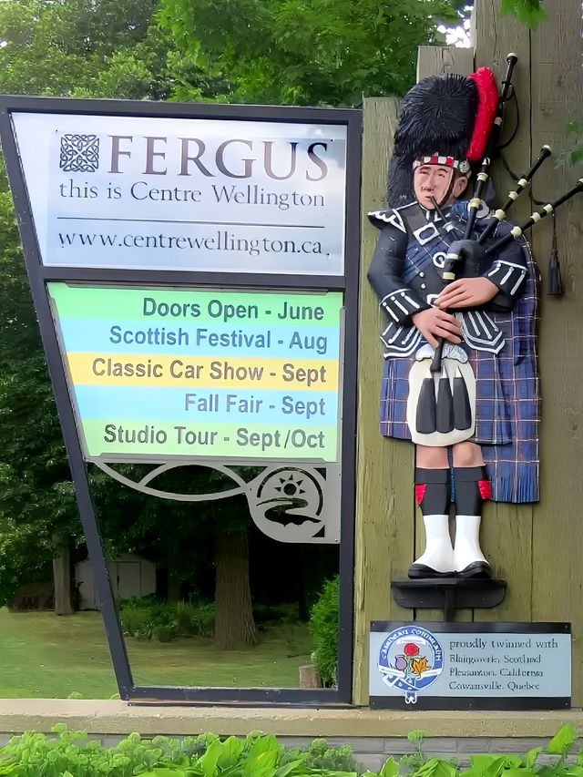 弗格斯小鎮：看見這裙男標誌，就想起蘇格蘭