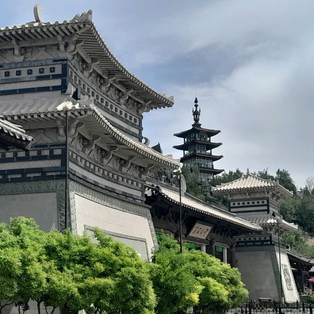 A random visit to Datong and Yungang Grottoes. One of my fav days of the trip so far