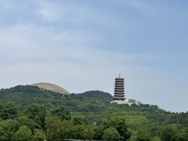 At the foot of Niushou Mountain lies the great Shi'ao Village