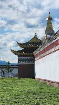 一起看寧瑪寺已載入世界最大的《大藏經》轉經筒