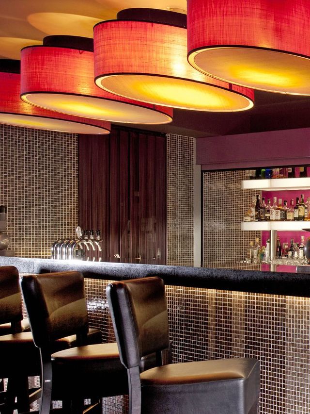 🌟 Prague's Finest: Radisson Blu's Chic Comfort 🌟