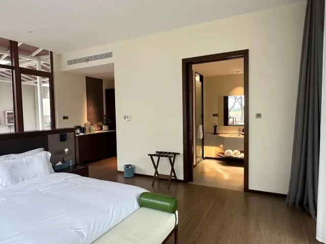 Kunshan Hotel.