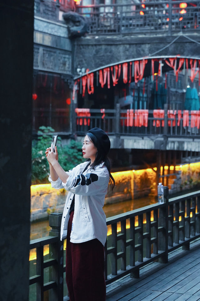 天下第一莊，台兒莊的夜景美不勝收。