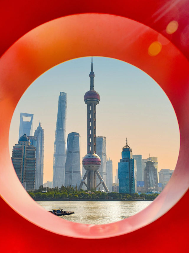 上海北外灘是懂秋日浪漫的不花錢還出片。