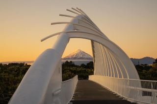 뉴질랜드의 후지산 Mt Taranaki.