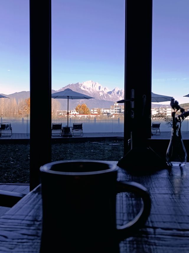 半塘白房子｜麗江雪山湖畔的理想度假