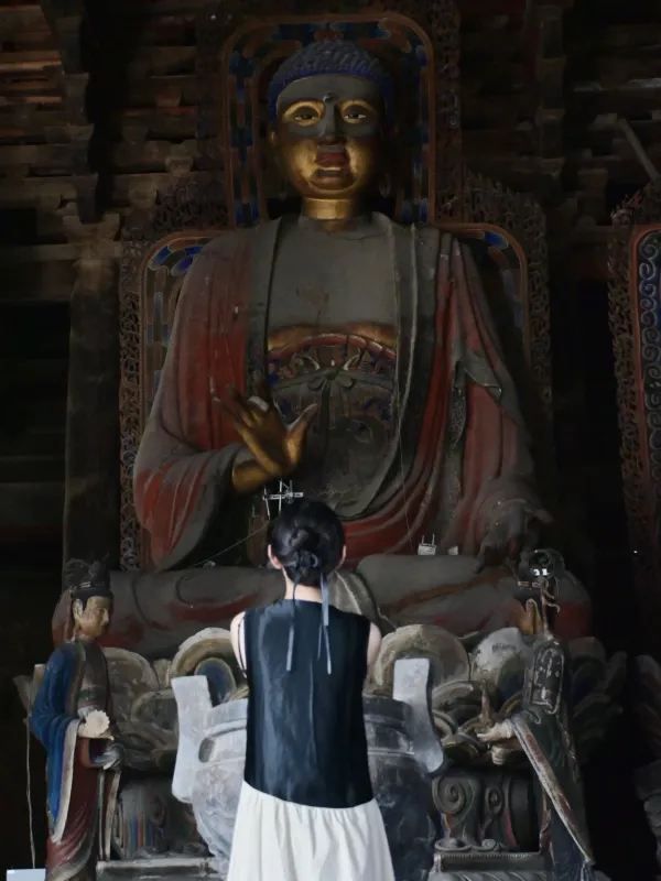 理解王家卫，被奉國寺千年巨佛震撼到失語‼️