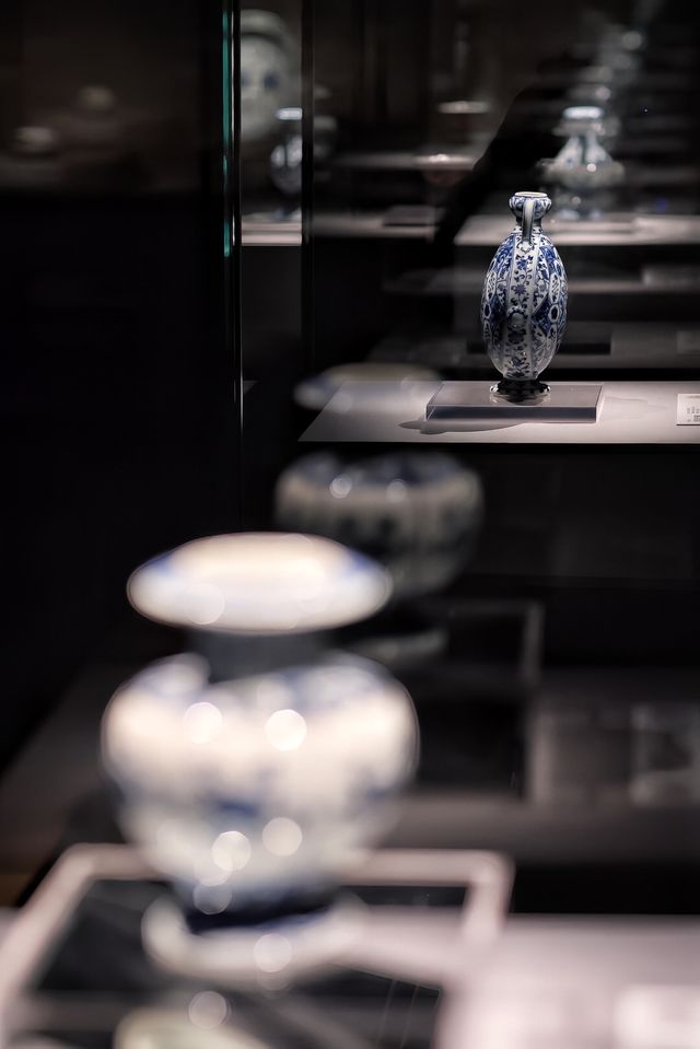 上海新展好多比2.8億雞缸杯更動人的藝術品