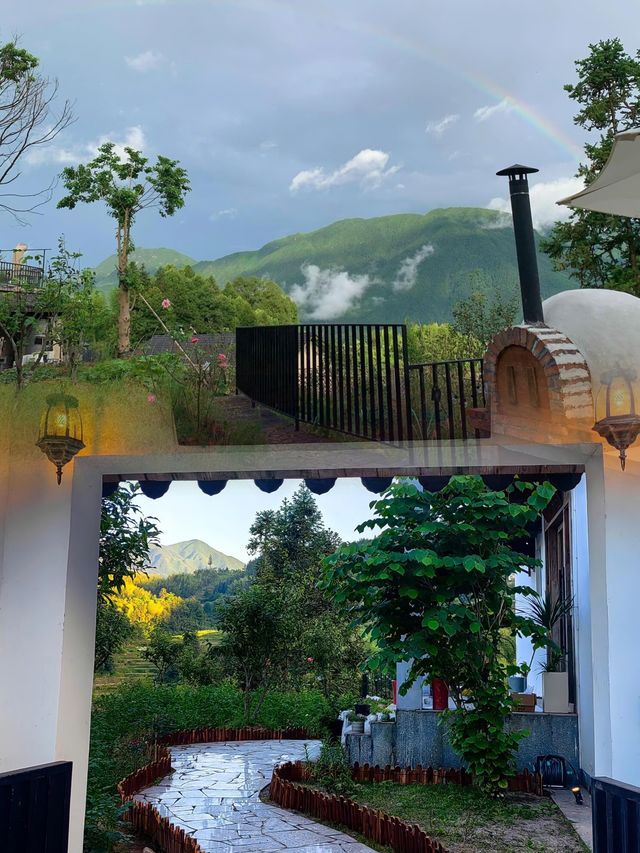 漫步雲端階梯邂逅被歲月雕刻的光影奇跡