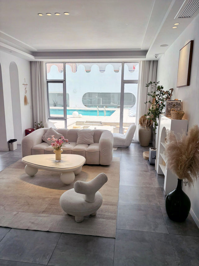 Escape to Serenity – Where Luxury Meets Peace!