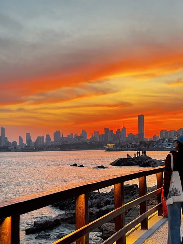 青島旅拍日記：華晨宇的音樂幻境與棧橋的浪漫夜曲 