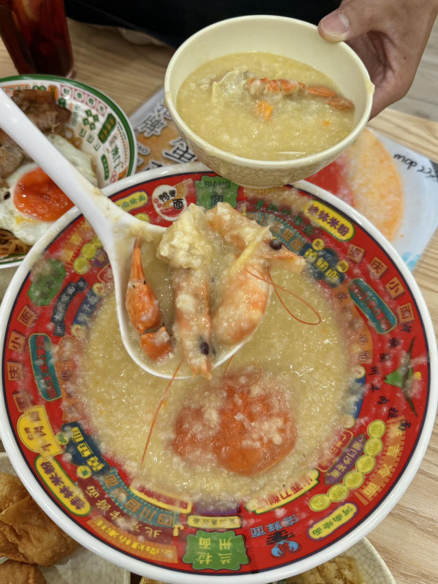 🇲🇴澳門大三巴必衝！一口爆汁生煎包+鮮甜水蟹粥太絕了！