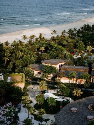 It boasts many dazzling titles: certified by National Geographic as one of the "Top 50 Must-Visit Places in a Lifetime"; recognized for four consecutive years as the "World's Leading 