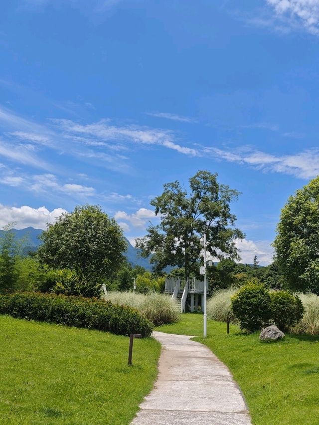 Spring Mountain Hotel at the Foot of Qingcheng Mountain is totally my spiritual home!** 🏡  