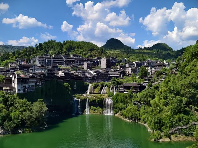 芙蓉鎮 | 掛在瀑布上的千年古鎮