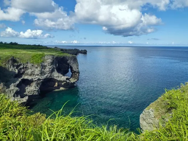 Okinawa 3-Day Itinerary: The Natural Wonders of Manzamo and the Historical Charm of Shurijo Castle