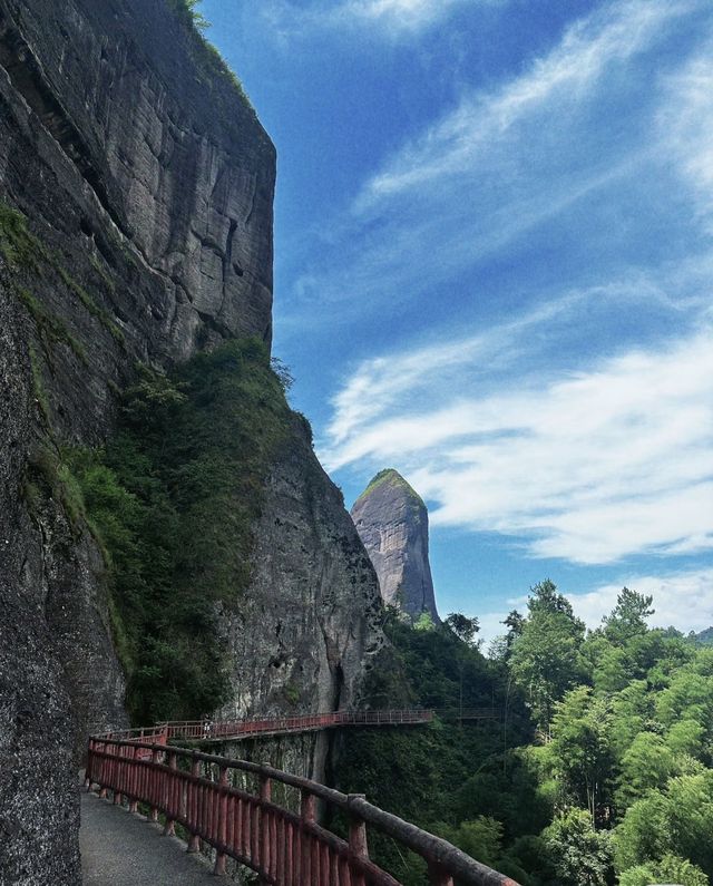 崀山一日遊 | 邂逅絕美丹霞地貌
各位，今次同大家分享一條超正嘅崀山一日遊路線！上午征服辣椒山同
