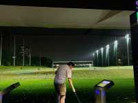 🏌️‍♂️高級到不像真的高爾夫練習場｜冷氣＋試打桿＋測距儀全都有