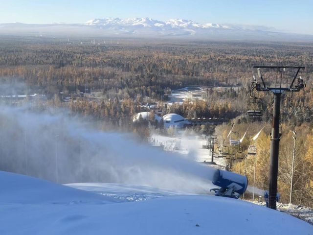 長白山和平滑雪場開板迎客